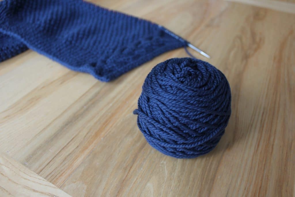 Tricot - Bobinage - comment mettre un écheveau en pelote - bobinoir - dévidoir Tricot - Bobinage - comment mettre un écheveau en pelote - bobinoir - dévidoir