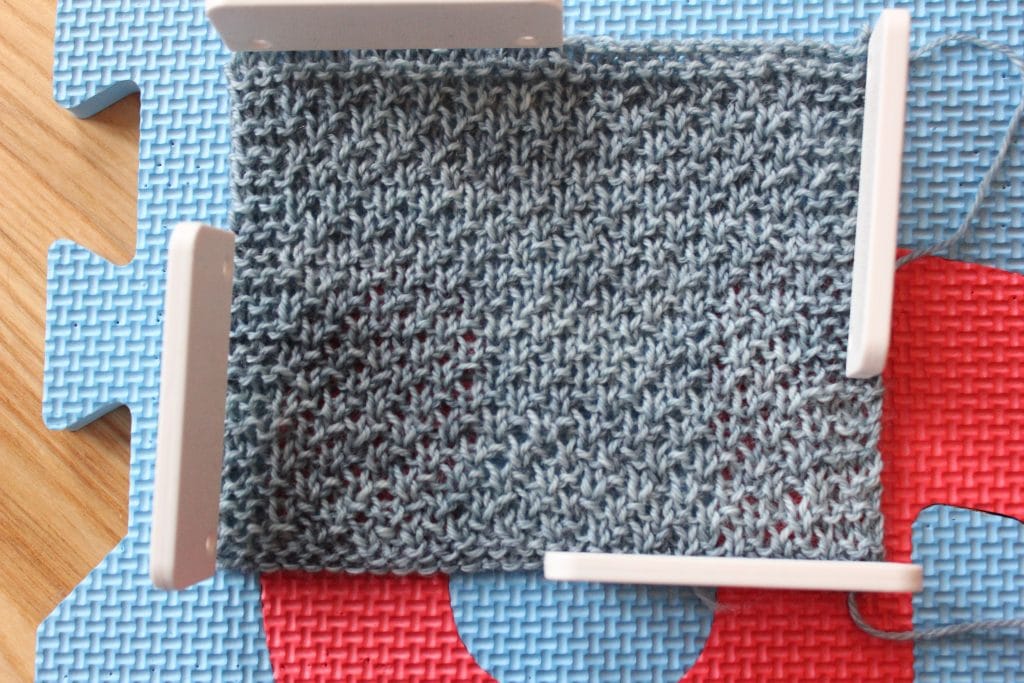 L'échantillon au tricot : comment et pourquoi le tricoter ?