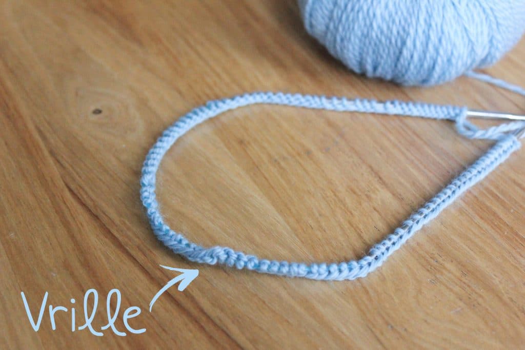 Apprendre à tricoter en rond - Maille vrillée - Blog tricot