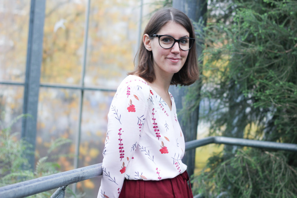 Tissu Lise Tailor - Falling flowers rose - Blouse Suun