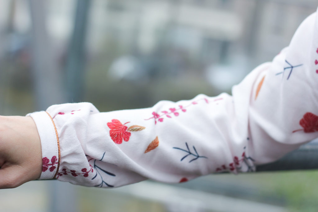 Tissu Lise Tailor - Falling flowers rose - Blouse Suun