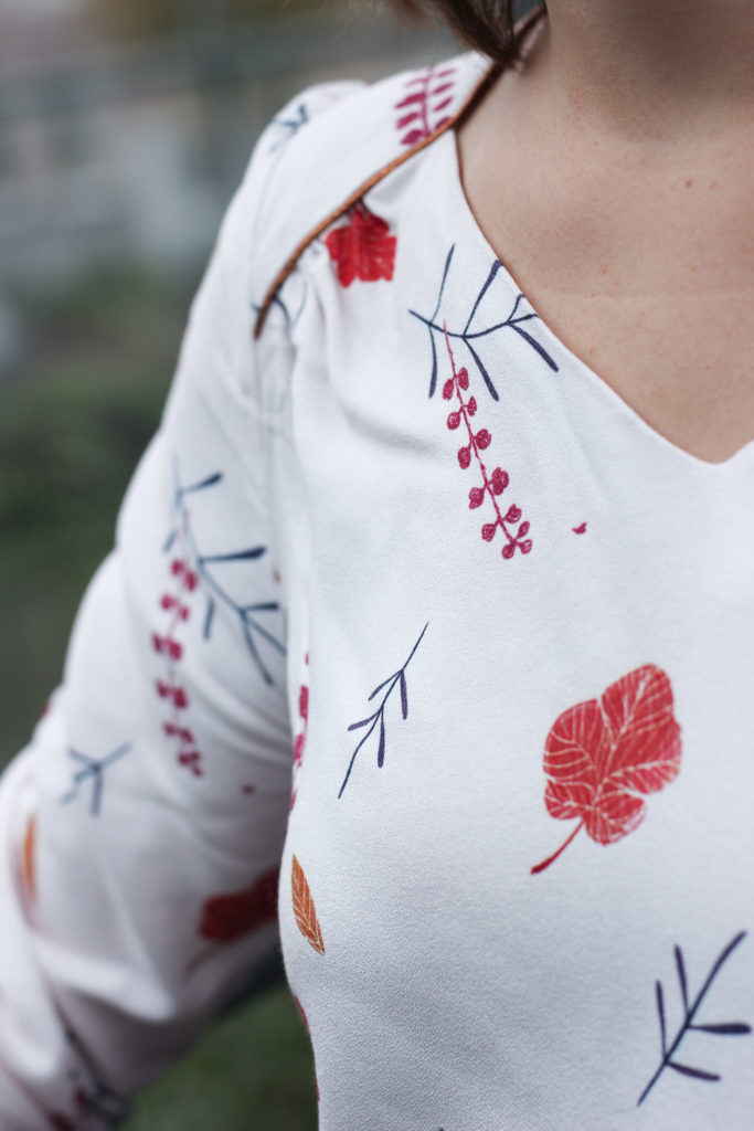 Tissu Lise Tailor - Falling flowers rose - Blouse Suun