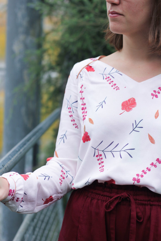 Tissu Lise Tailor - Falling flowers rose - Blouse Suun