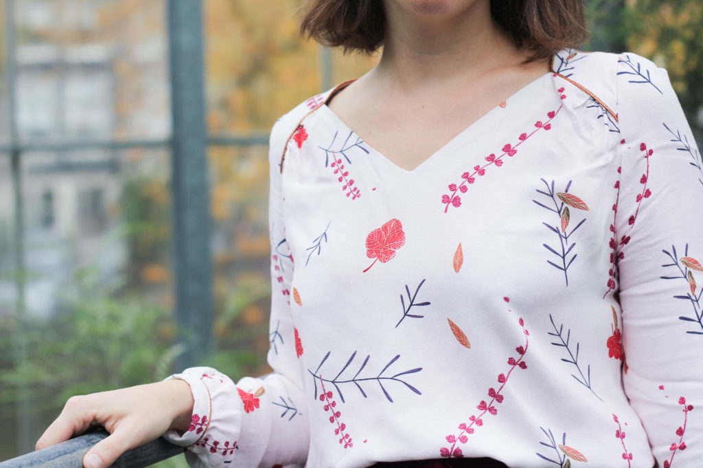 Tissu Lise Tailor - Falling flowers rose - Blouse Suun