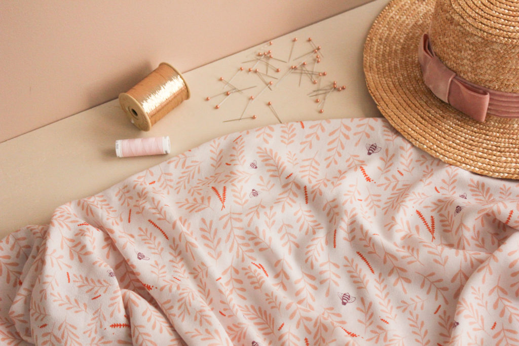 Tissu crêpe de viscose - Busy bee pêche - Lise Tailor