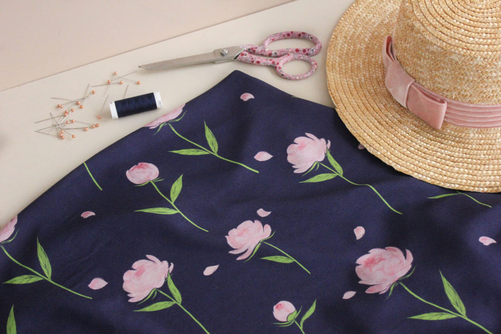 Tissu crêpe de viscose - Happy peony navy - Lise Tailor
