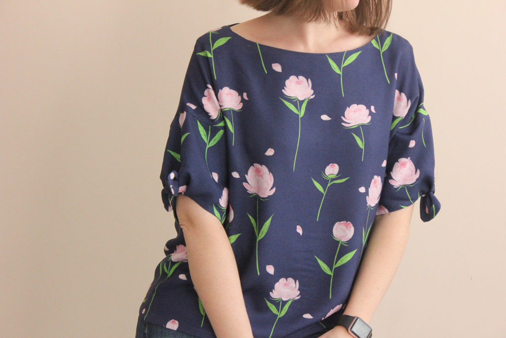 Tissu crêpe de viscose - Happy peony navy - Top Iris - Slow Sunday Paris - Lise Tailor