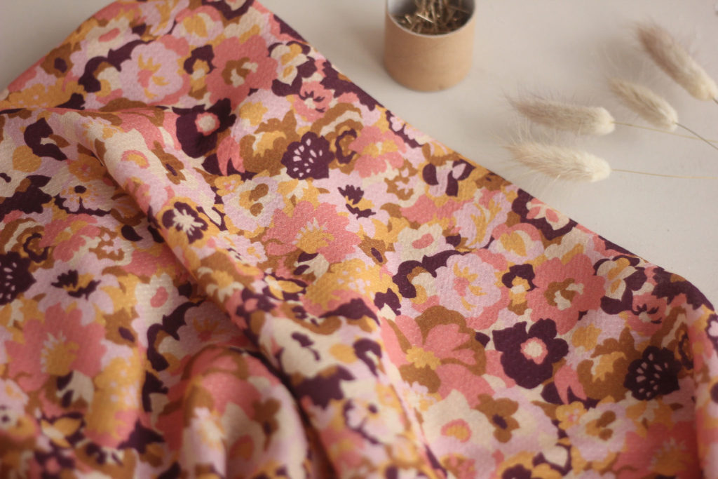 Tissu viscose plumetis - In the pink meadow - Lise Tailor