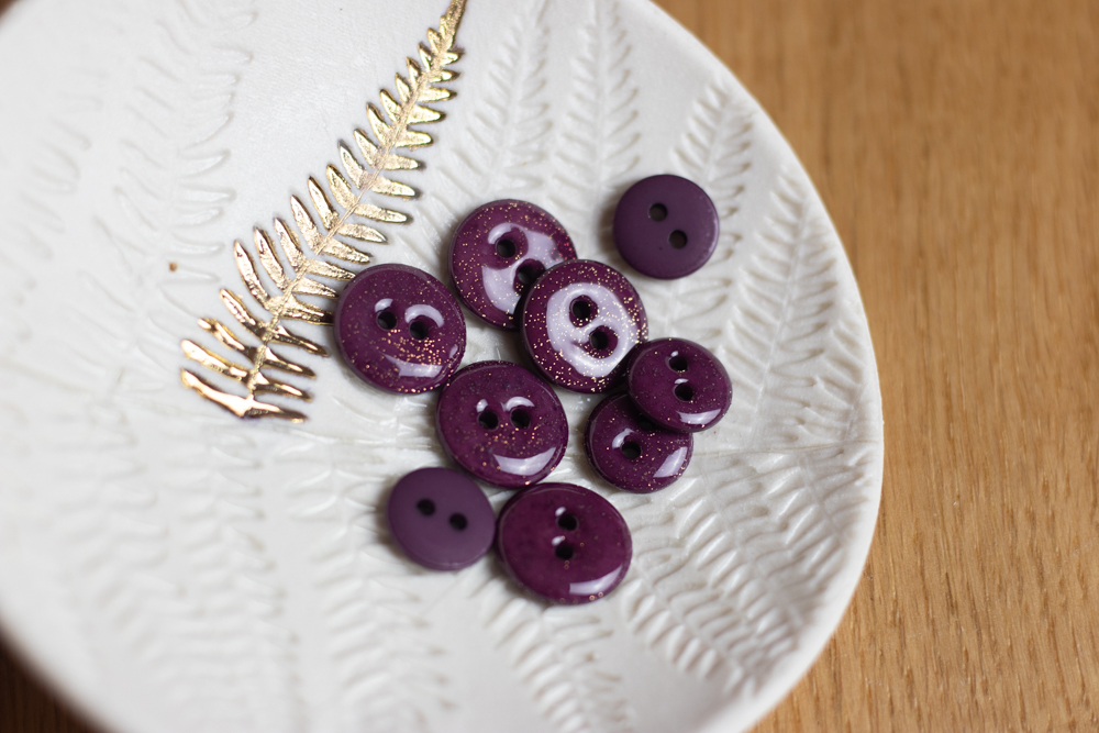 Bouton glitter deux trous - Violet – Image 2