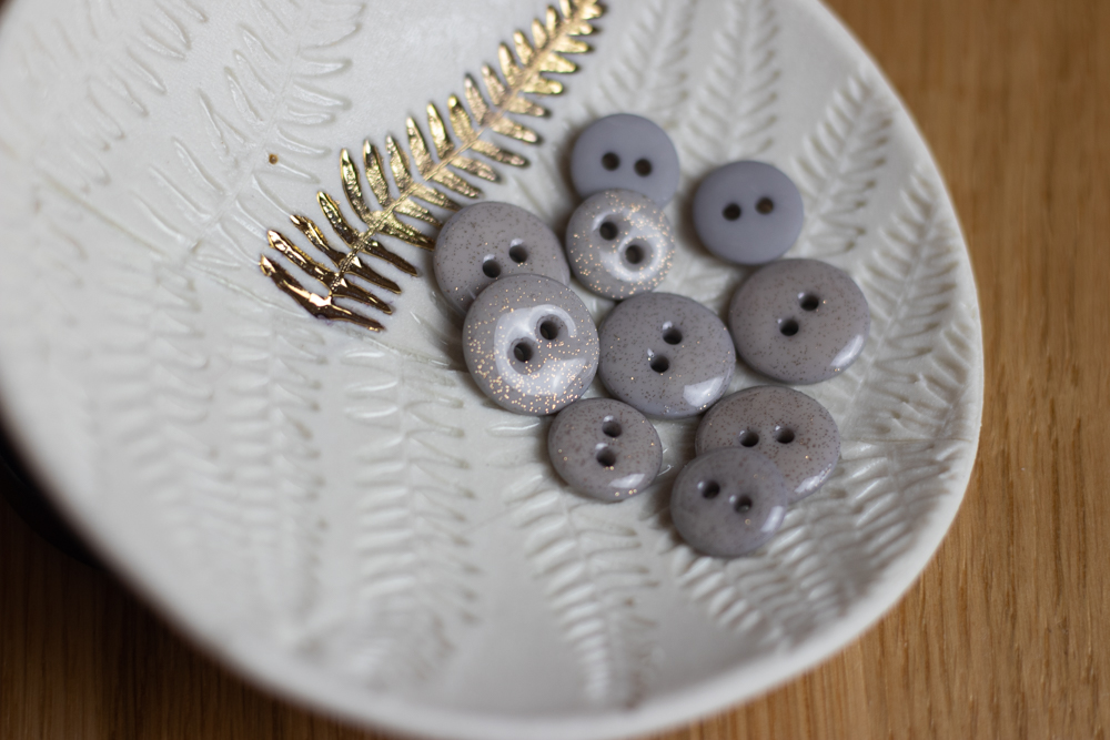 Bouton glitter deux trous - gris – Image 2