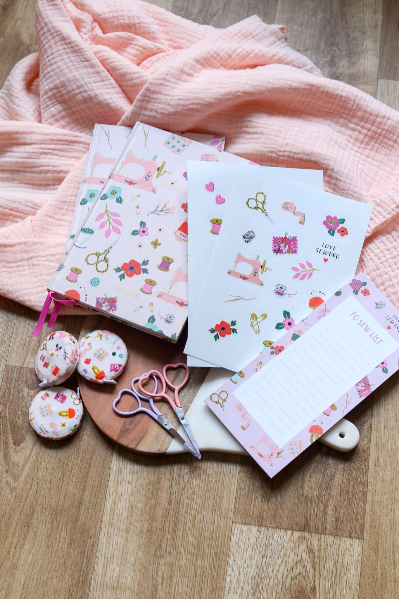 Ciseaux broderie coeur - Bordeaux – Image 4