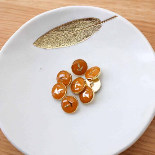 Alternative view of Bouton de bottine Feuillette - Bouton d'Or