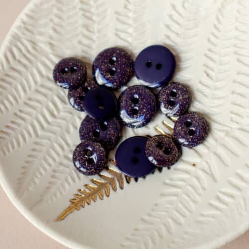 Alternative view of Bouton glitter deux trous - Encre