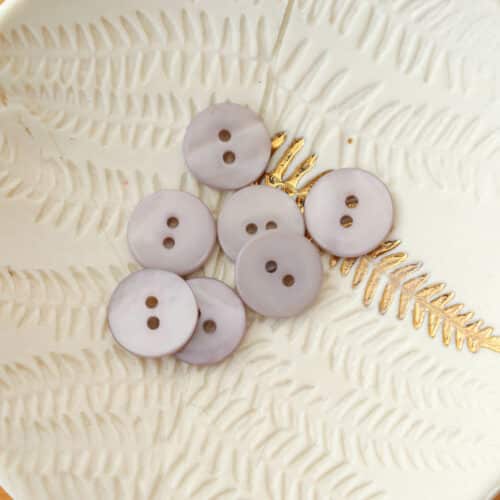 Bouton en nacre plat - Gris perle