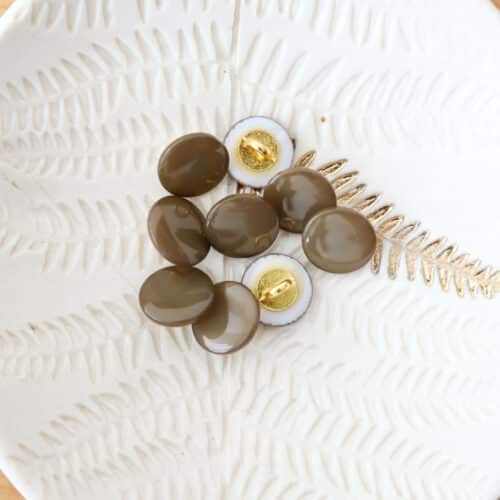 Bouton en nacre à queue - Kaki