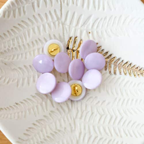 Bouton en nacre à queue – Lilas