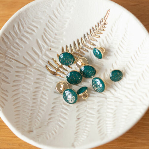 Alternative view of Bouton de bottine pailletté or - Émeraude