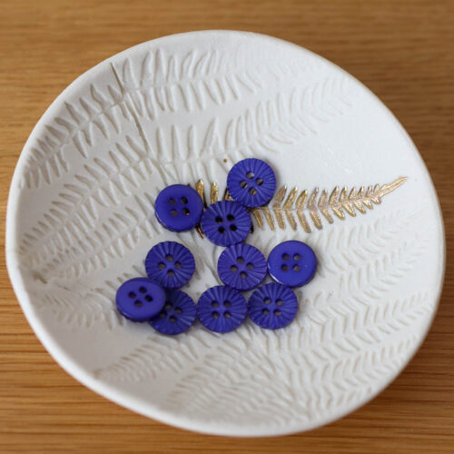 Alternative view of Bouton Pâquerette - Purple Rain