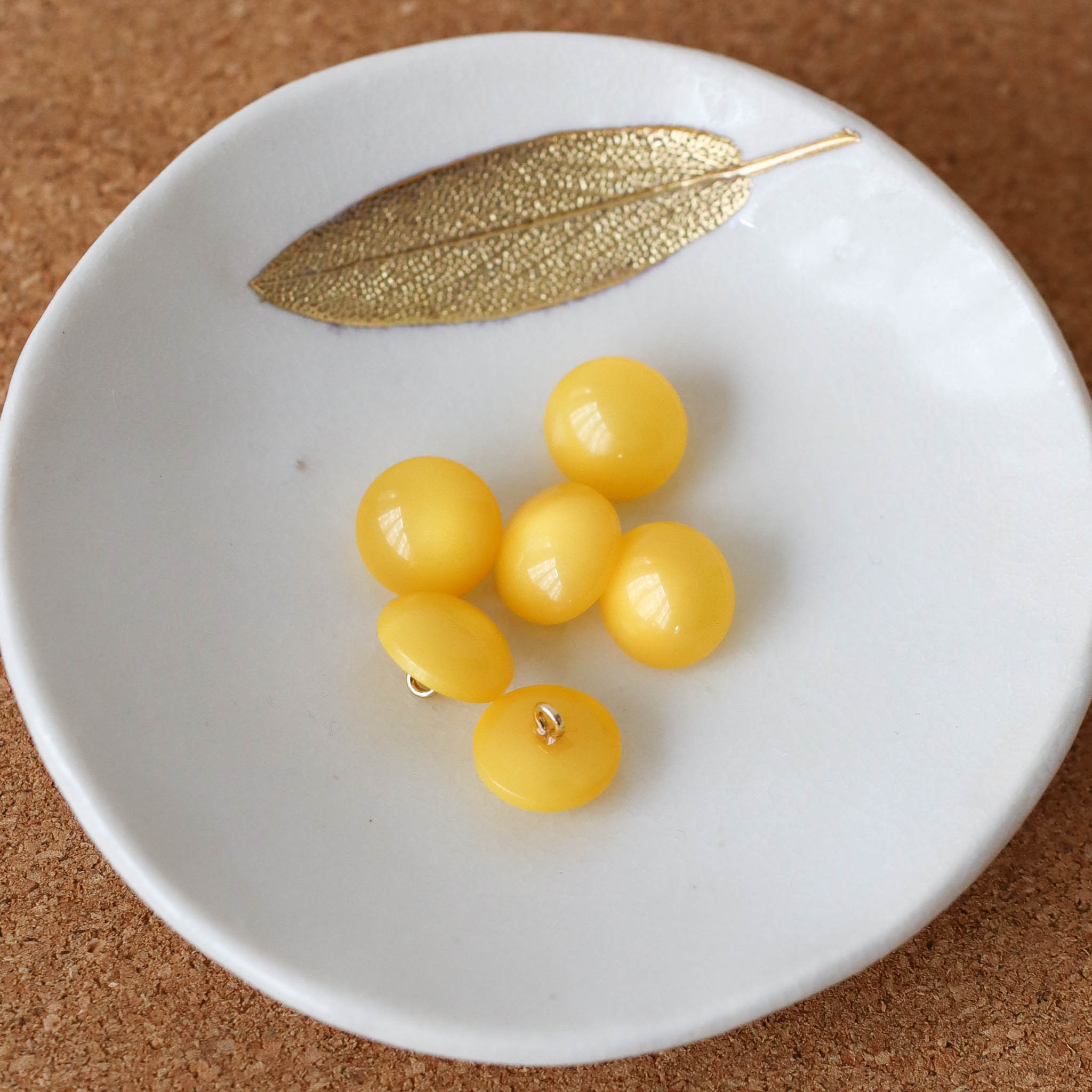 Moonlight button – Mimosa