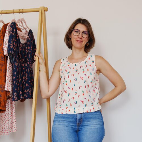 Alternative view of Top Alia